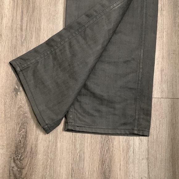 Levi Strauss - Picture 3 of 4